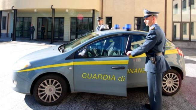 Lecco, militari della Guardia di finanza in festa: scoperti 97 ...