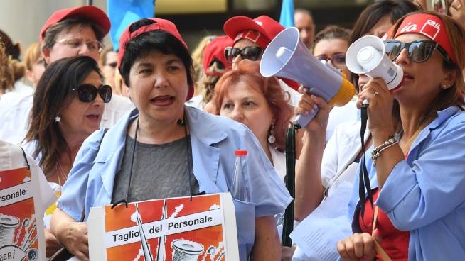 Presidio La Perla davanti alla Regione Emilia Romagna