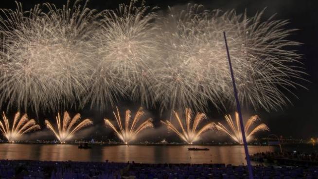 Fuochi d'artificio Cannes 2019, Martarello entusiasma il pubblico -  Economia - ilrestodelcarlino.it