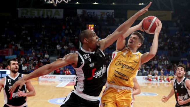 Prosciutto Carpegna Vuelle Pesaro Virtus Bologna 79 94 In Partita