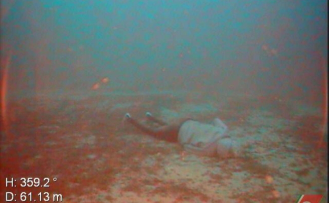 Lampedusa, le tragiche foto dei migranti annegati. (Attenzione, immagini forti)