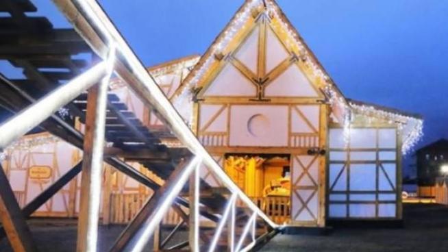 Milano Villaggio Di Natale All Ippodromo Posticipata L Apertura Al 5 Dicembre Cronaca