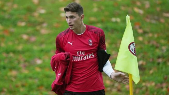 Milan Riecco Caldara Sara In Campo Contro Il Napoli Sport