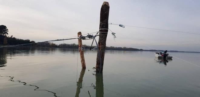 Natale Da Record Sul Trasimeno L Albero In Acqua Piu Grande Del Mondo Cronaca Lanazione It