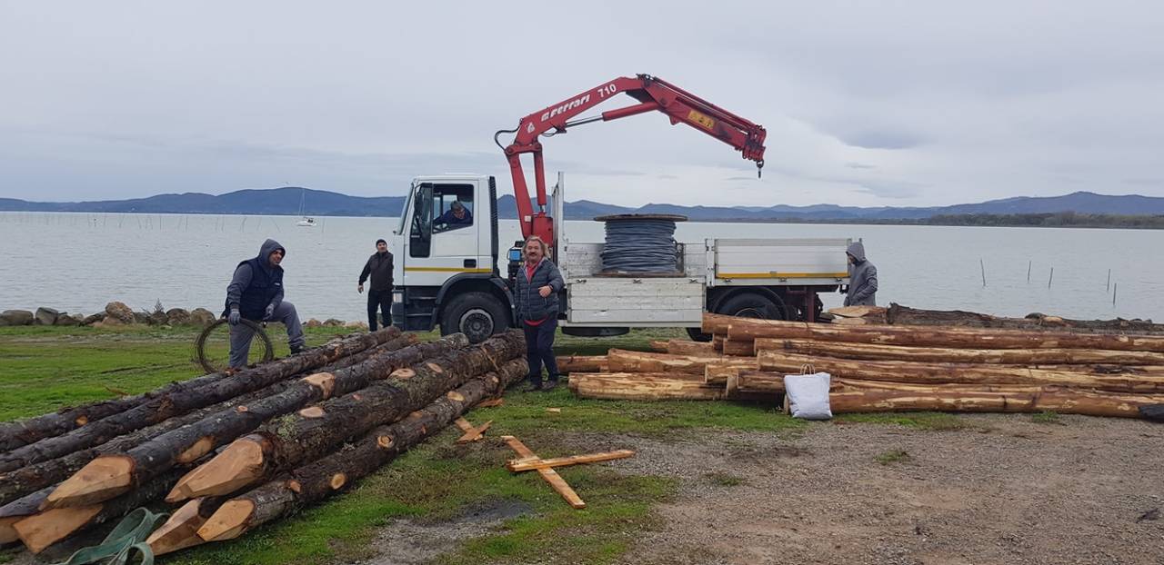 Natale Da Record Sul Trasimeno L Albero In Acqua Piu Grande Del Mondo Cronaca Lanazione It