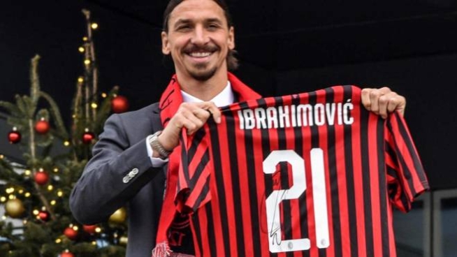 Un sorridente Zlatan Ibrahimovic a Casa Milan (Ansa)