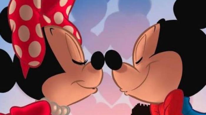 Topolino E Minni Love In Piazza Ducale Cultura Ilgiorno It