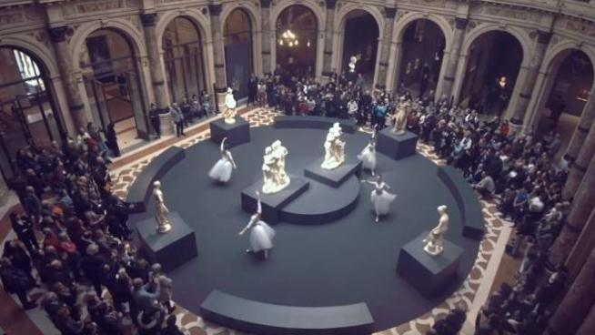 Gallerie D Italia Flash Mob Di Ballerine Classiche Tra I Marmi Di Canova Video Cronaca