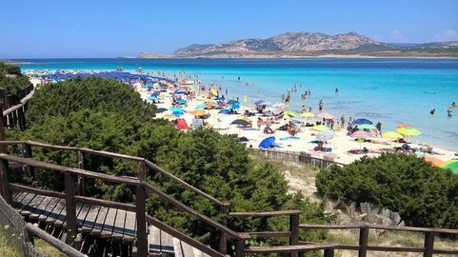 La spiaggia della Pelosa a Stintino (Ansa)