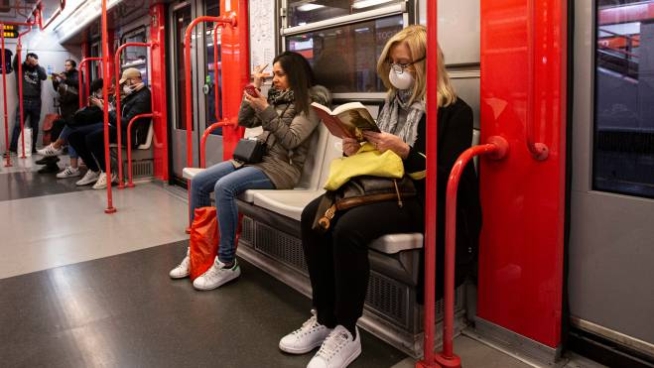 Coronavirus, metrò e treni pendolari semivuoti. Atm ...