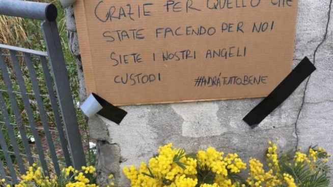 Coronavirus Al Policlinico Mimose Per Le Donne In Trincea Cronaca Ilgiorno It