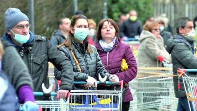 Fila al supermercato