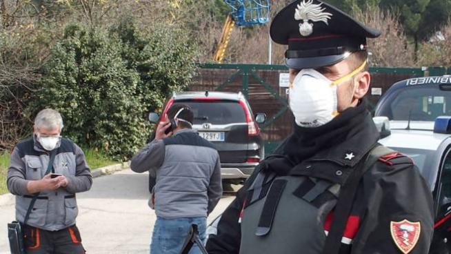 Risultato immagini per CORONAVIRUS CARABINIERI TORRE ANNUNZIATA