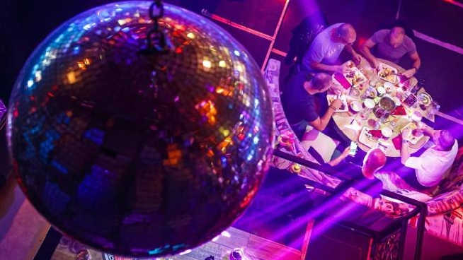Discoteche Chiuse Per Covid Bonaccini Rischi Maggiori Cronaca Ilrestodelcarlino It