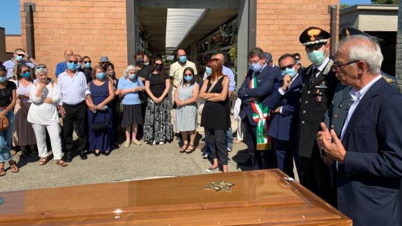 Arrigo Levi Funerali Anche La Corona Di Fiori Di Mattarella Per Il Giornalista Cronaca