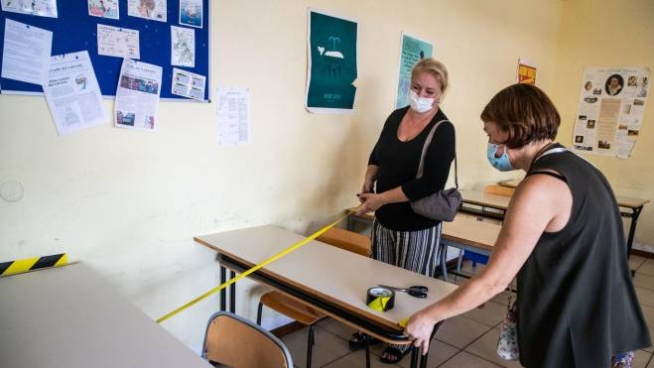 Preparativi: il 14 settembre si torna a scuola (Ansa)