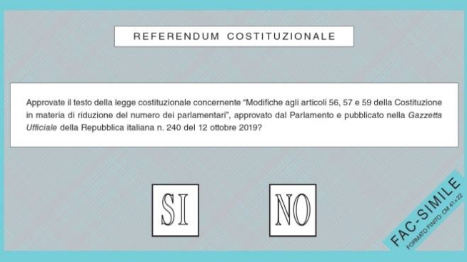 Alle urne con la mascherina, alle 12 affluenza al 12,25%. Alle urne con la mascherina, alle 12 affluenza al 12,25%.