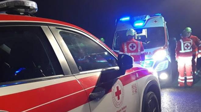 incidente mortale a scandiano travolta da un auto mentre passeggia col cane cronaca
