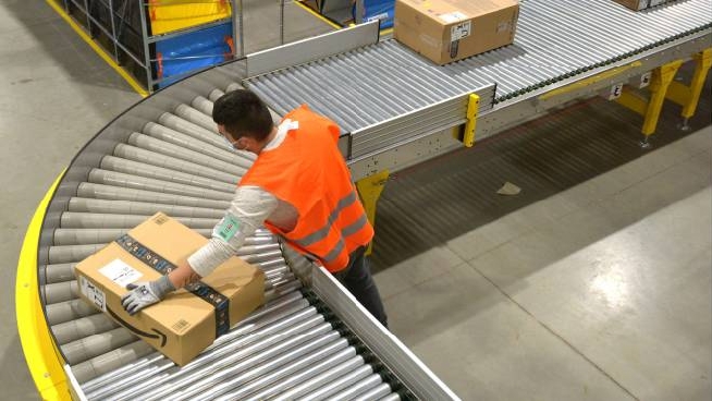 Peschiera Borromeo Inaugurato Il Nuovo Deposito Di Smistamento Amazon Cronaca Ilgiorno It