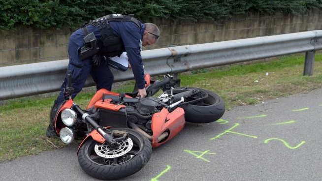 San Giuliano Tragico Incidente Fra Moto E Auto Morto Centauro 40enne Cronaca Ilgiorno It