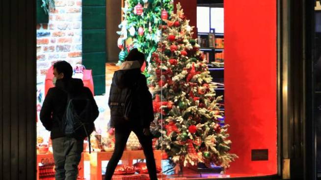 Nuovo Dpcm Natale e Covid: cosa cambierà in Lombardia. Niente sci e cenone  a 6: le ipotesi - Cronaca