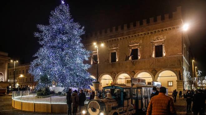 A Pesaro E Urbino Il Natale Diventa Digitale Cosa Fare Ilrestodelcarlino It