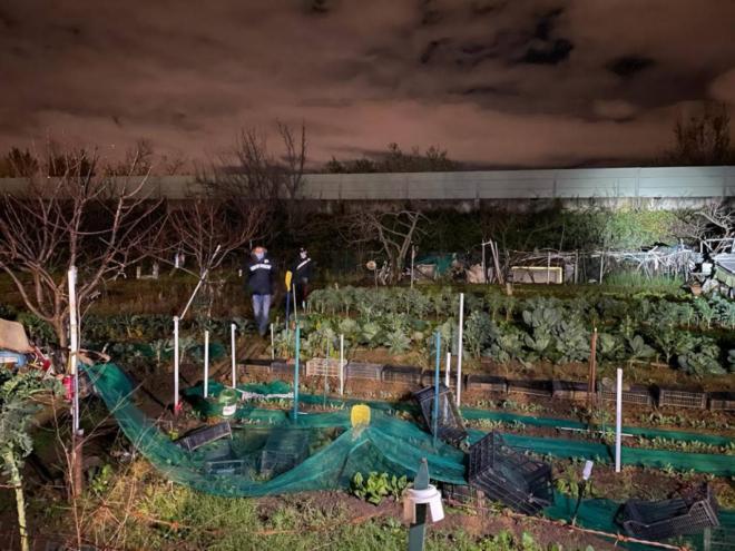 Resti umani sul campo a Firenze, altro orrore: terza valigia, questa volta una donna vittima