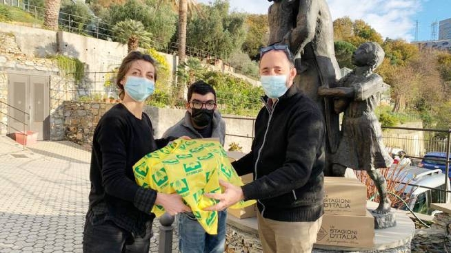 La Spezia Una Tonnellata Di Aiuti Ai Poveri Invisibili Cronaca Lanazione It