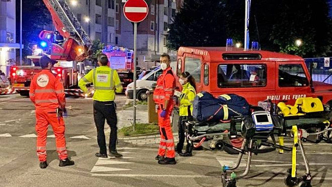 Minaccio Di Lanciare I Figli Nel Vuoto A Rozzano Chiesti Quattro Anni Per Il Postino Cronaca