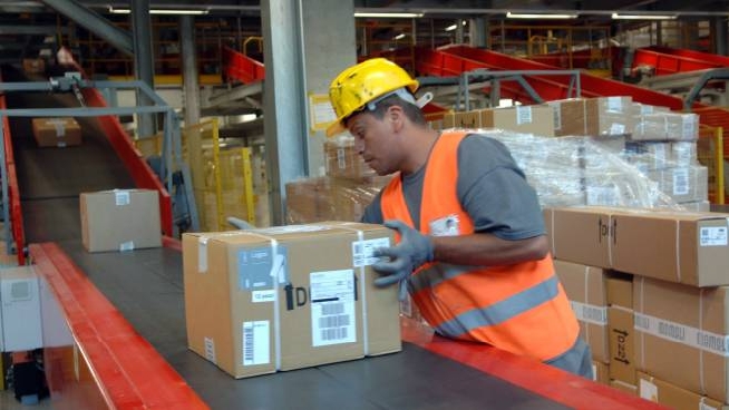 Sciopero Di Corrieri Ritardi Nelle Consegne Dei Pacchi Di Natale Economia Quotidiano Net