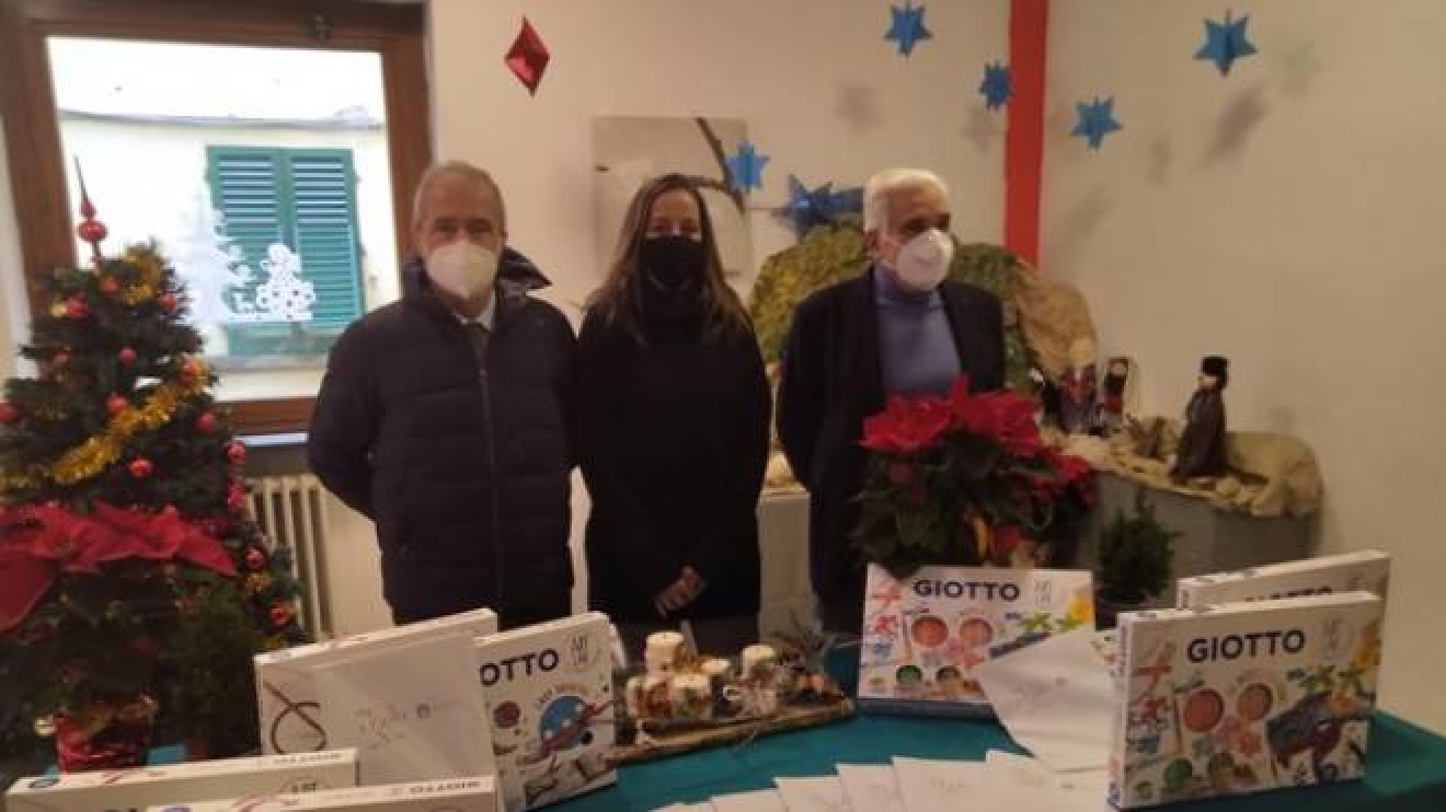 Natale Fondazione Cr Firenze Dona Alla Caritas Kit Di Giochi E Colori Per I Bimbi Poveri Cronaca