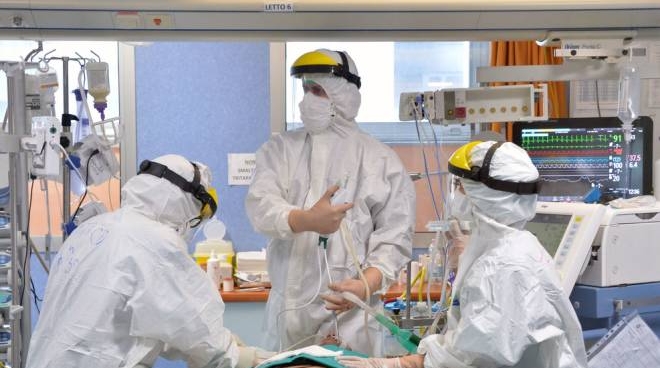 covid seconda ondata report picco sei volte superiore della prima cronaca quotidiano net