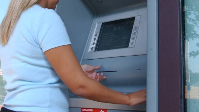 Mini Microfoni E Registratori Vicino Al Bancomat Per Intercettare I Clienti Provincia Ilrestodelcarlino It