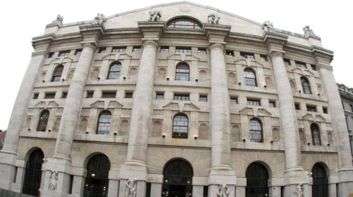 borsa italiana oggi draghi fa volare il ftse mib giu lo spread economia quotidiano net