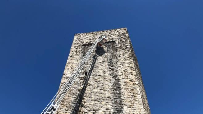 Il distacco del sasso dalla torre