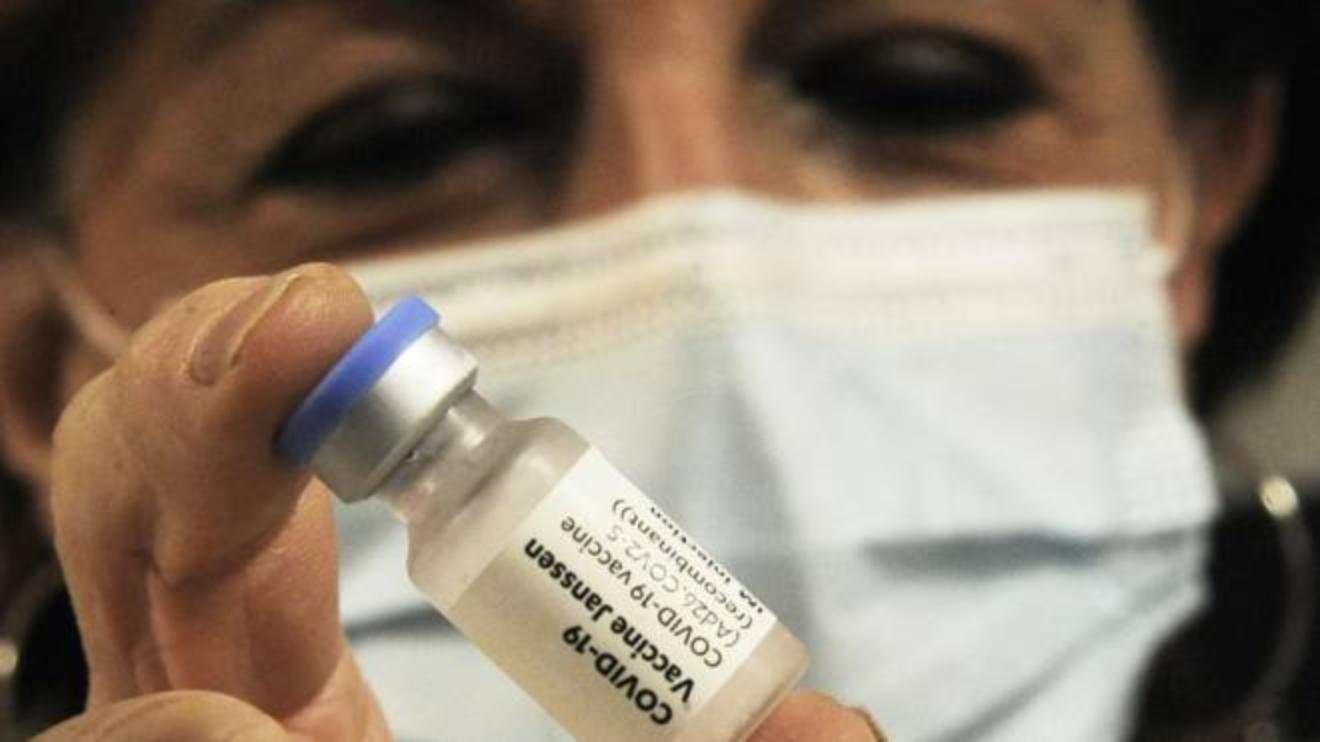 il vaccino j j aumenta il rischio di una rara sindrome neuronale l allarme dagli usa cronaca