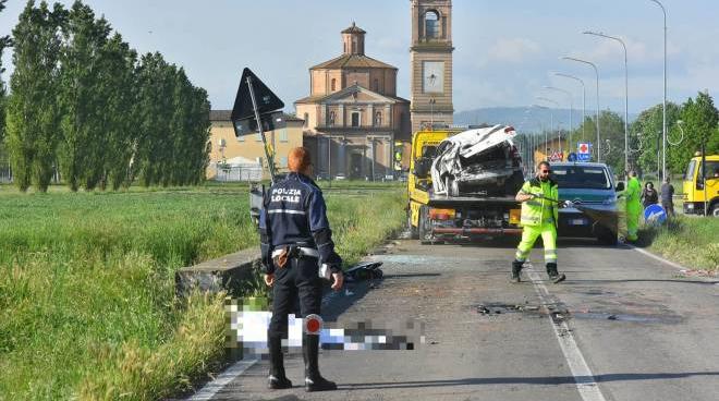 incidente reggio emilia oggi schianto tra due auto un morto e due feriti cronaca ilrestodelcarlino it
