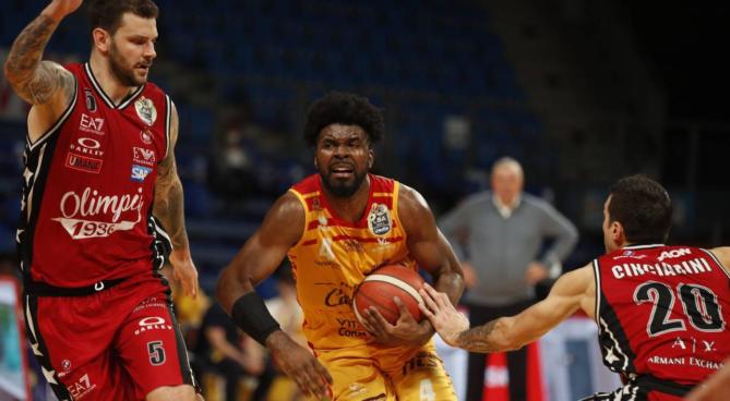 Massenat ahora podrá participar en la fase final de la Liga ACB y en las eliminatorias de La Liga.