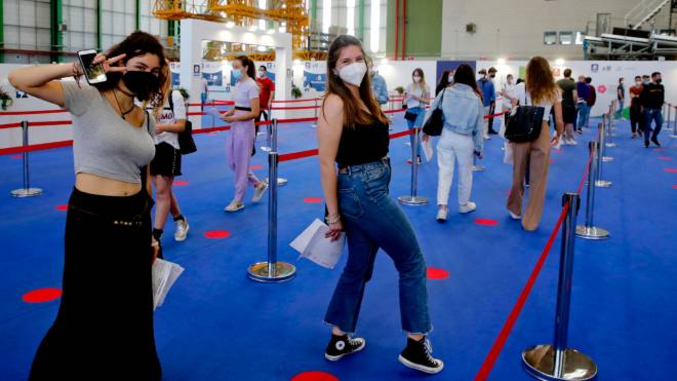 vaccino ai giovani boom di adesioni in tutt italia cronaca quotidiano net