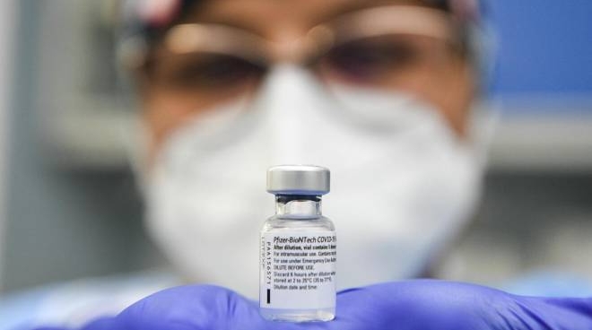 vaccino pfizer si alla seconda dose dopo 35 giorni c e il via libera del tar cronaca