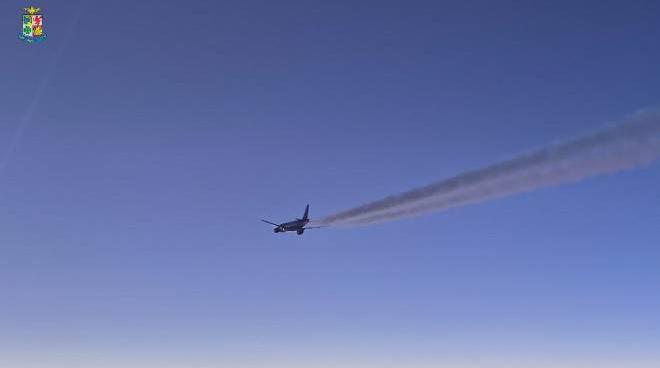 Il Volo Palermo Milano Perde I Contatti Radio Caccia Decollano Da Grosseto Falso Allarme Cronaca