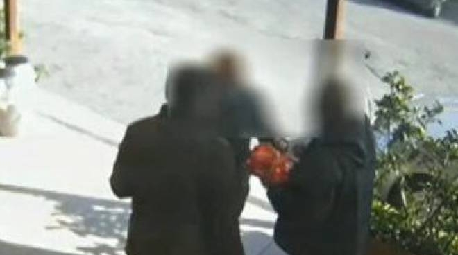 Un frame dei video della Guardia di Finanza
