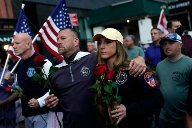 September 11, 20 years later: ceremony in New York.  Springsteen sings and moves