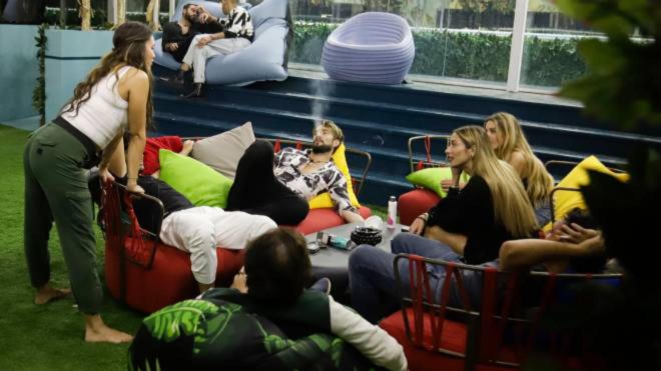 grande fratello vip nomination eliminazione soleil sotto accusa e spunta un nuovo flirt spettacoli