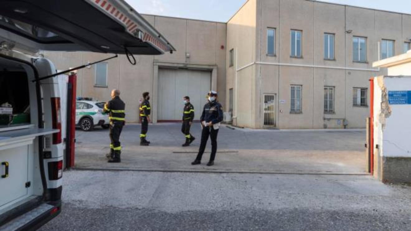 incidenti lavoro sassari schiacciato dal muletto barletta investito da pala meccanica cronaca