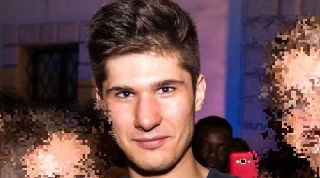 ragazzo di trento muore a 24 anni 10 giorni dopo il vaccino pfizer emorragia cerebrale cronaca