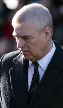 il caso epstein che imbarazza la regina accuse di violenze su una minorenne il principe andrea a processo negli usa cronaca