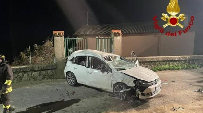 sassari 15enne prende l auto del padre e si schianta in coma un amico di 14 anni cronaca