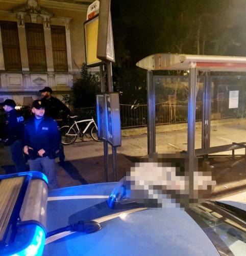 Assassinato em Rimini em frente à estação: incidente de esfaqueamento no pescoço