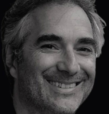 Attorney Robert Lewis will be on the field for Chechnya-Siena today. Finally fans can appreciate the team’s new buyer